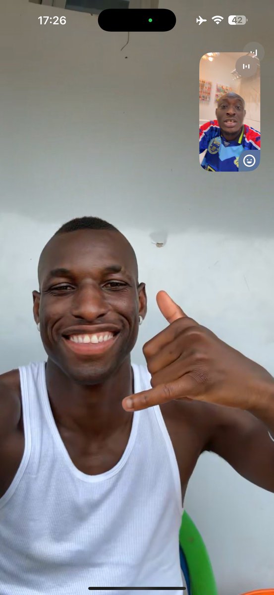 carterefe__'s tweet image. You fit call Nicholas Jackson make he pick your call?