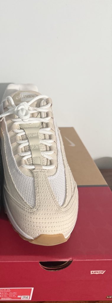 <a href="/SellKicksSunday/">SellKicksSunday</a> #size11 225$ plus shipping.