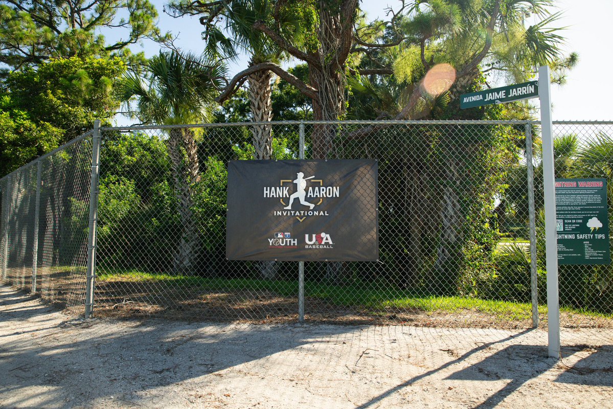 USABasePipeline's tweet image. ✅ Checked in and measured 📏

2025 Hank Aaron Invitational 🔜!