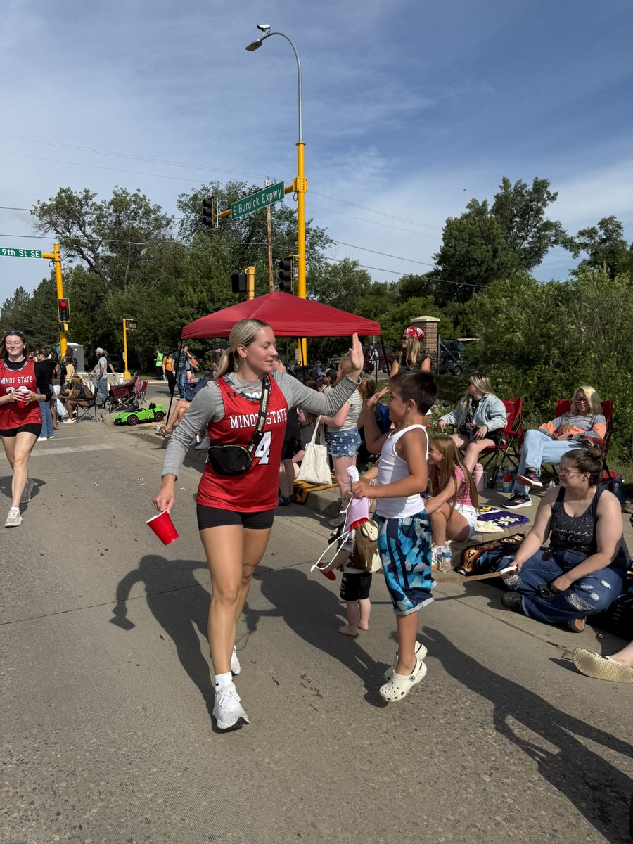 A few photos from NDSF parade 📸

#GoBeavs