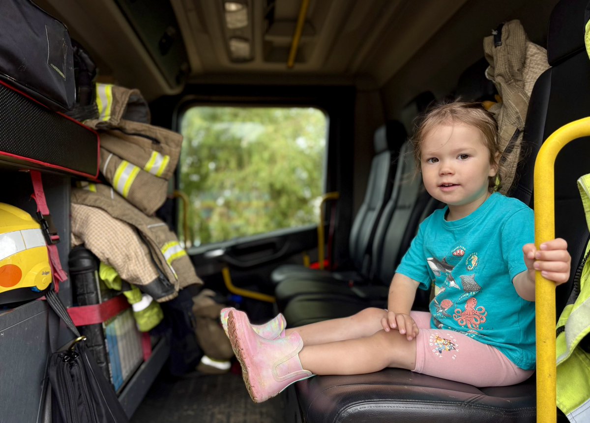 jjgiddens's tweet image. Big thanks to Northamptonshire Fire &amp;amp; Rescue Service for making this 3-year-old’s day! Absolutely loved getting to sit in a real life fire engine! 🚒 ❤️