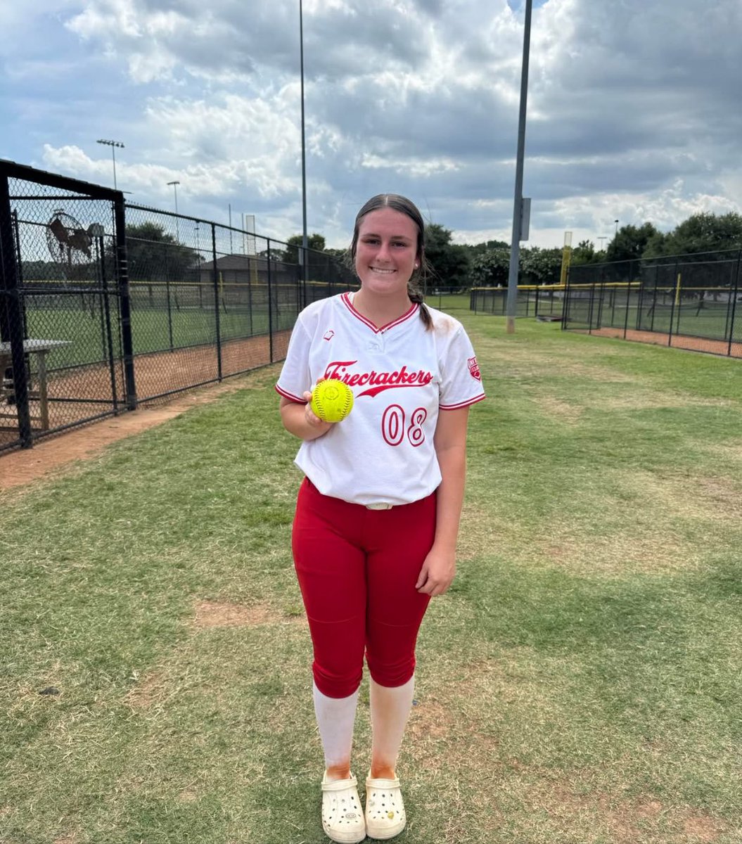 firecrackersmm's tweet image. B🧨G shoutout to 2027 @HayleyPugh98488 and @louisburg_sb commit @kayliecook_ for their 💣 💣 in game one Saturday morning 🧨🥎❤️
@Firecrackersinc @CoachLee_LC
