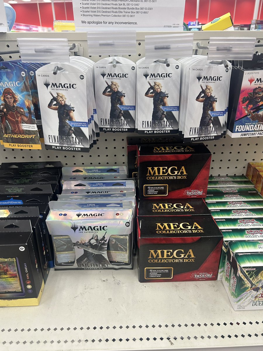 GabeyCardStacks's tweet image. Magic heads..
Is there a preferred box for this Final Fantasy stuff? Is retail worth it? Send help