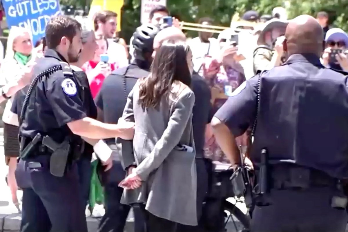 Are we ready to talk about how cringe she is?