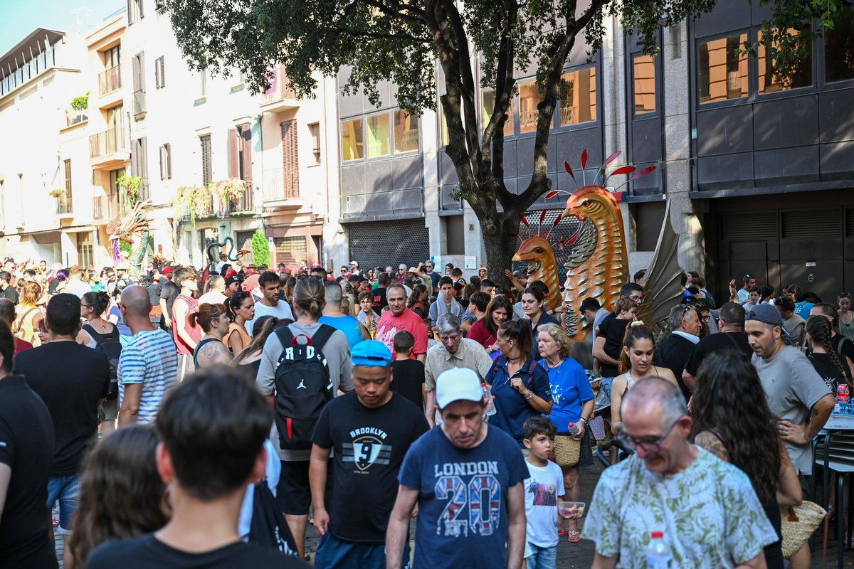 💥Tot a punt per començar l'#Encesa2025 #Mataró que aquest any és molt especial i ve carregada de novetats😀

🥚Tot l'acte està basat en el naixement del #PetitBasilisc 
👉La programació està dividida en dues parts, una per petits (18.30 h) i una per als més grans (20.30 h)