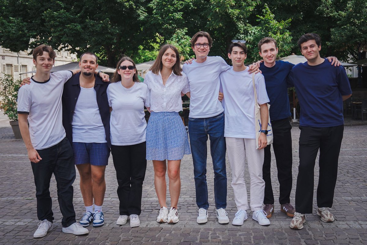 Kévin Véronèse (@kevin_vrne) on Twitter photo 📍À Nancy dimanche avec <a href="/louis_rqbrt/">Louis Roquebert</a>, candidat à la présidence des <a href="/Jeunesenmarche/">Les Jeunes en marche</a> et tête de liste <a href="/LaReleve2025/">La Relève !</a>, et <a href="/EmmaKlp/">Emma Klipfel</a>.
Une liste ancrée dans les territoires, portée par des centaines de jeunes. À nous de la faire gagner ! ✊🔥
#LaRelève #EngagementJeune #Territoires 📍À Nancy dimanche avec <a href="/louis_rqbrt/">Louis Roquebert</a>, candidat à la présidence des <a href="/Jeunesenmarche/">Les Jeunes en marche</a> et tête de liste <a href="/LaReleve2025/">La Relève !</a>, et <a href="/EmmaKlp/">Emma Klipfel</a>.
Une liste ancrée dans les territoires, portée par des centaines de jeunes. À nous de la faire gagner ! ✊🔥
#LaRelève #EngagementJeune #Territoires