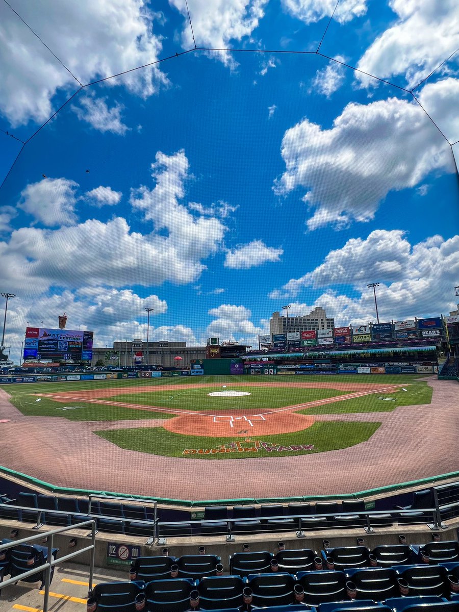 Clocking in from <a href="/dunkindonuts/">Dunkin'</a> Park for the final time this season on a perfect Sunday, as George Lombard Jr. leads off for the <a href="/SOMPatriots/">Somerset Patriots</a> fresh off his third Double-A homer last night. 

Tune in to today’s rubber match in Hartford! bit.ly/43MJp6W