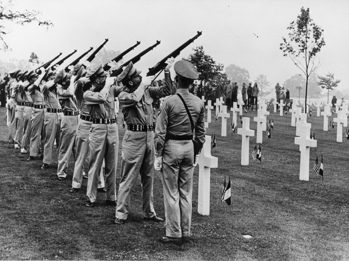 usabmc's tweet image. 📸 On July 20, 1956, Brittany American Cemetery was officially dedicated, with an international audience who braved rainy weather to attend this historic moment honoring the nearly 5,000 Americans commemorated here.
Most of the service members buried and memorialized here lost…