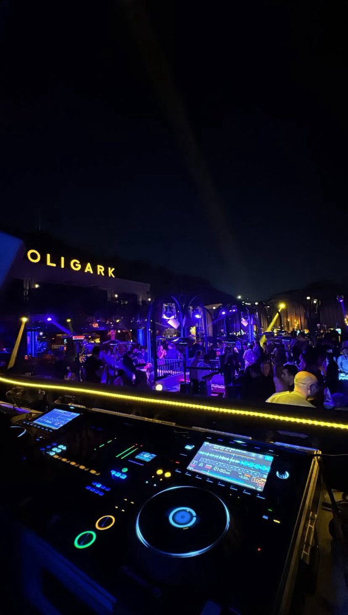 Şarkılar sokaklara ait..