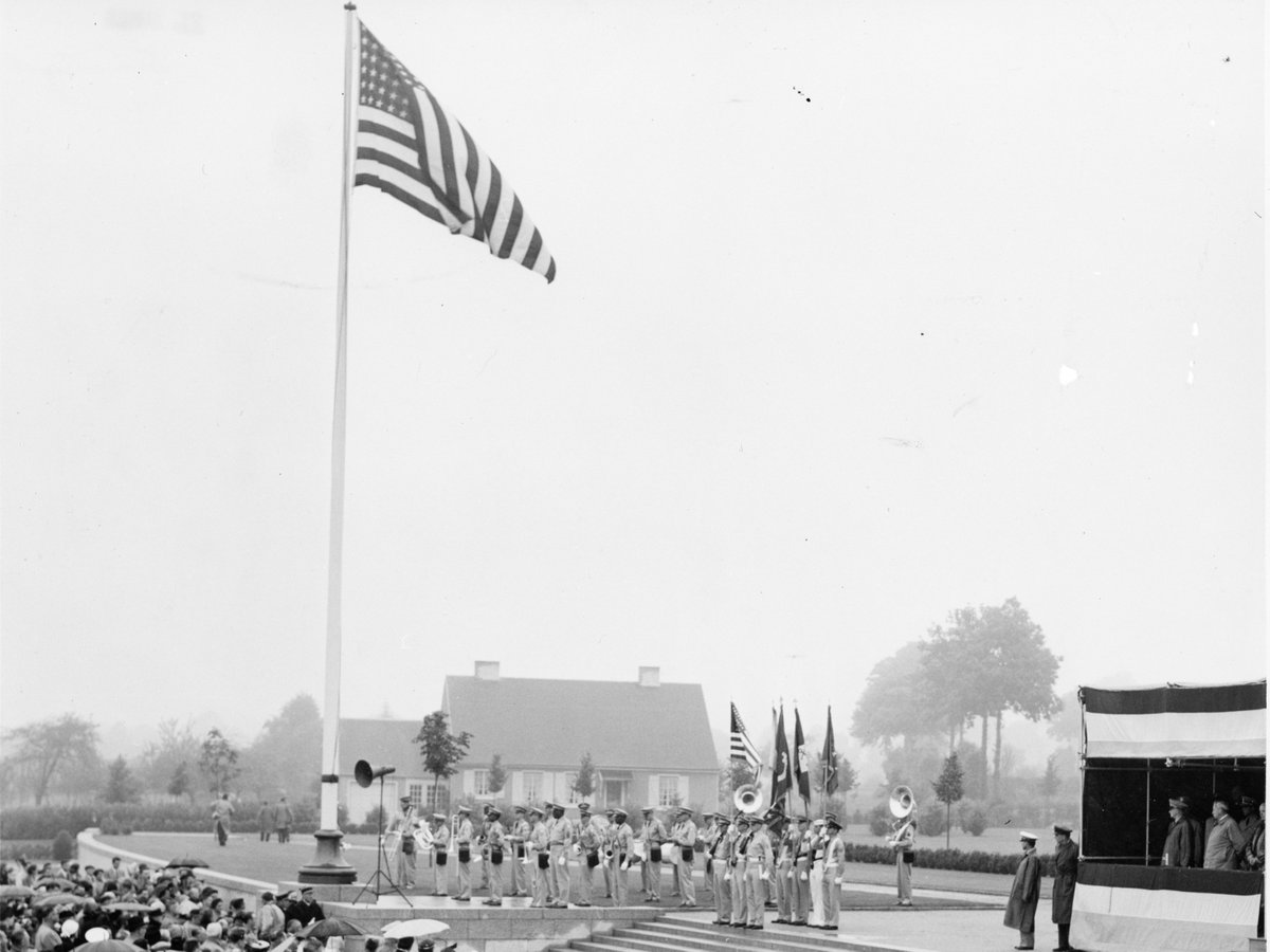 usabmc's tweet image. 📸 On July 20, 1956, Brittany American Cemetery was officially dedicated, with an international audience who braved rainy weather to attend this historic moment honoring the nearly 5,000 Americans commemorated here.
Most of the service members buried and memorialized here lost…