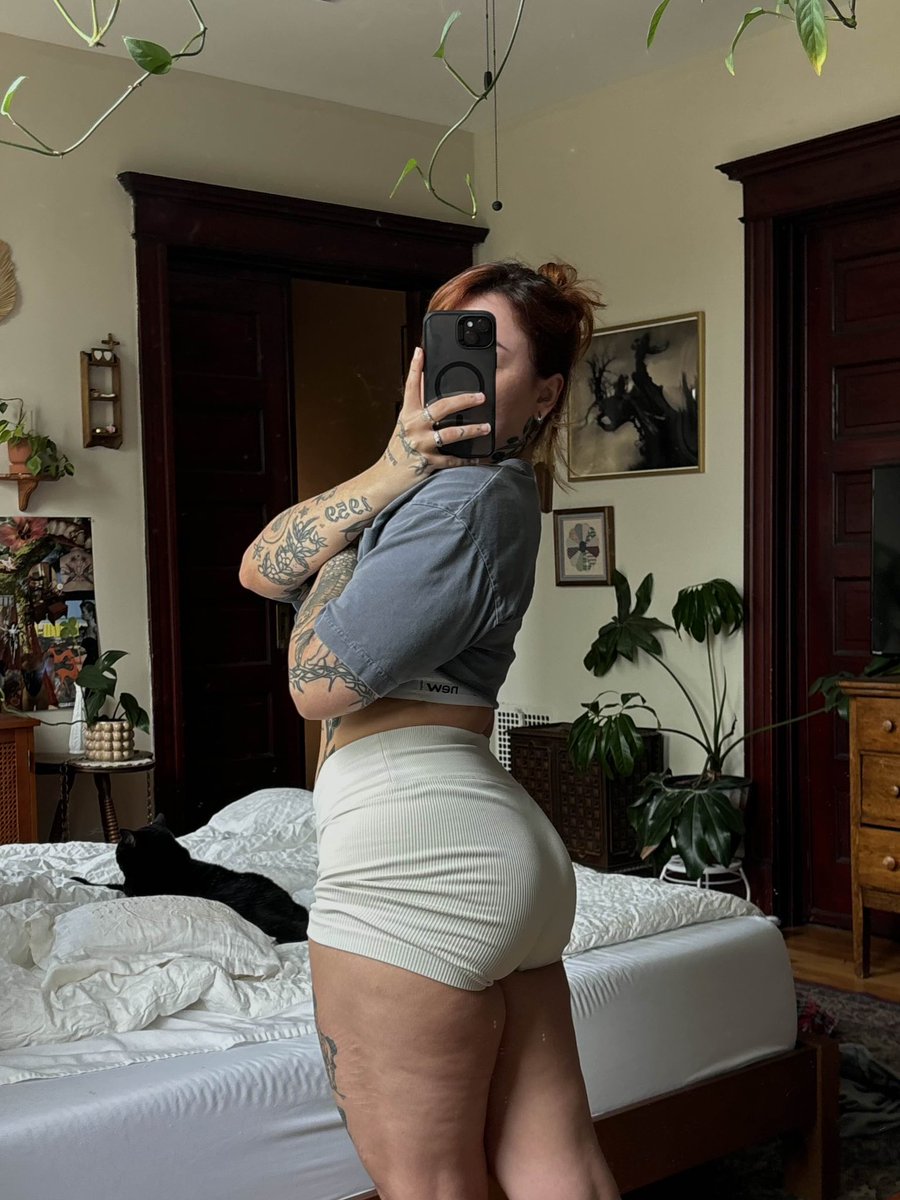 givemetuesday's tweet image. Anyway just got back from the gym if any real freaks wanna lick my sweat