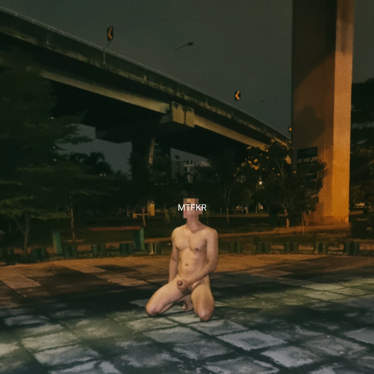 ออกกำลังกายควยตอนกลางคืน 😛