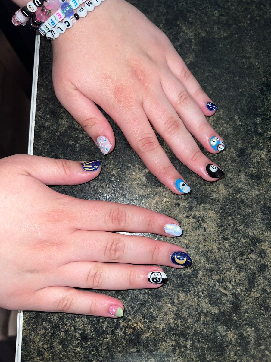 KintsugiKels's tweet image. pictures of the nails btw!!!!! yay!!!!