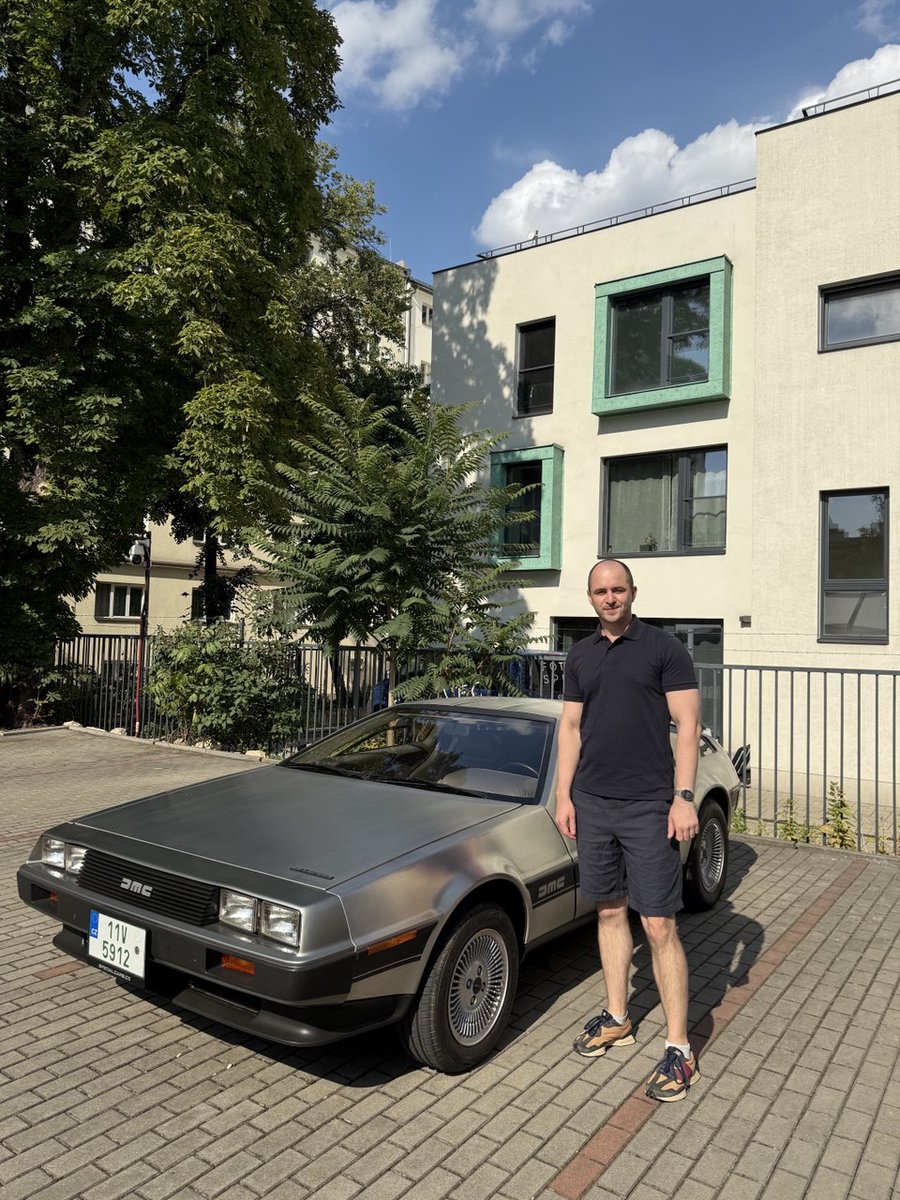 Me and the legendary DeLorean.
#Delorean #Backtothefuture