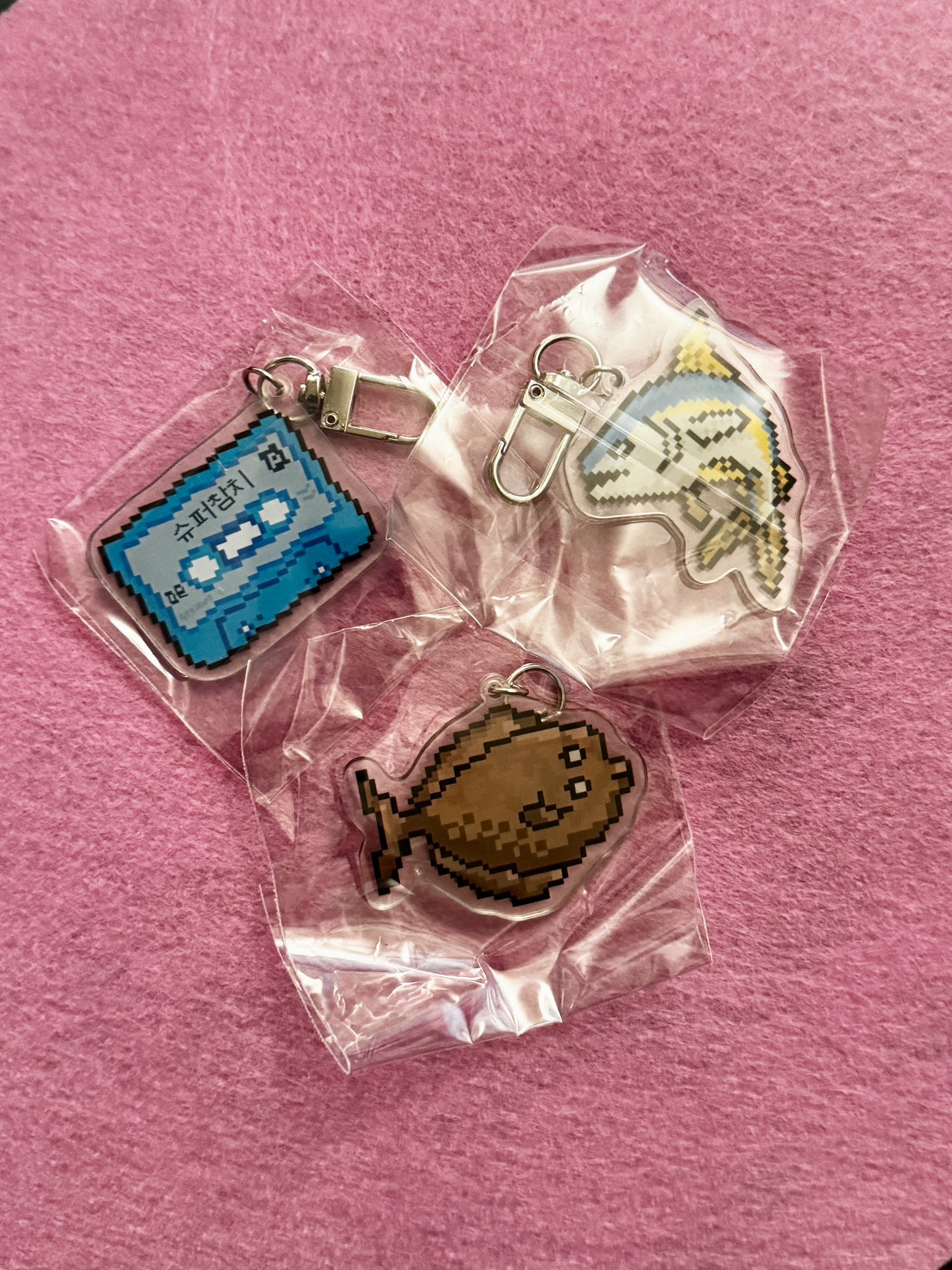 Jin LA Pop-up キーチェーン　2個 Jin LA Pop-up キーチェーン - メルカリ