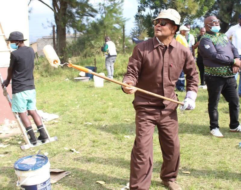 Akabe eyijwayela lento ye overall kancane kancane namaculo futhi......