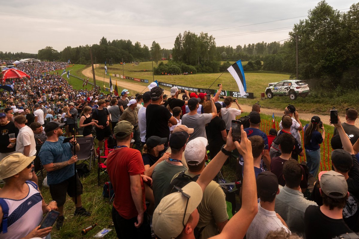 EKO Acropolis Rally (@acropolisrally) on Twitter photo 🏆 Νικητές του <a href="/RallyEstonia/">Delfi Rally Estonia</a> 🇪🇪 οι <a href="/OliverSolberg01/">Oliver Solberg 🍩</a> (🇸🇪) / <a href="/EAERallying/">Elliott Edmondson</a> (🇬🇧) με Toyota GR Yaris Rally1 / <a href="/TGR_WRC/">TOYOTA GAZOO Racing WRT</a>!
Στη 2η θέση τερμάτισαν οι <a href="/OttTanak/">Ott Tänak</a> (🇪🇪) / Martin Järveoja (🇪🇪) με Hyundai i20 N Rally1 / <a href="/HMSGOfficial/">Hyundai Motorsport</a> και στην 3η <a href="/thierryneuville/">Thierry Neuville</a> (🇧🇪) / <a href="/MWydaeghe/">Martijn Wydaeghe</a> (🇧🇪) με 🏆 Νικητές του <a href="/RallyEstonia/">Delfi Rally Estonia</a> 🇪🇪 οι <a href="/OliverSolberg01/">Oliver Solberg 🍩</a> (🇸🇪) / <a href="/EAERallying/">Elliott Edmondson</a> (🇬🇧) με Toyota GR Yaris Rally1 / <a href="/TGR_WRC/">TOYOTA GAZOO Racing WRT</a>!
Στη 2η θέση τερμάτισαν οι <a href="/OttTanak/">Ott Tänak</a> (🇪🇪) / Martin Järveoja (🇪🇪) με Hyundai i20 N Rally1 / <a href="/HMSGOfficial/">Hyundai Motorsport</a> και στην 3η <a href="/thierryneuville/">Thierry Neuville</a> (🇧🇪) / <a href="/MWydaeghe/">Martijn Wydaeghe</a> (🇧🇪) με