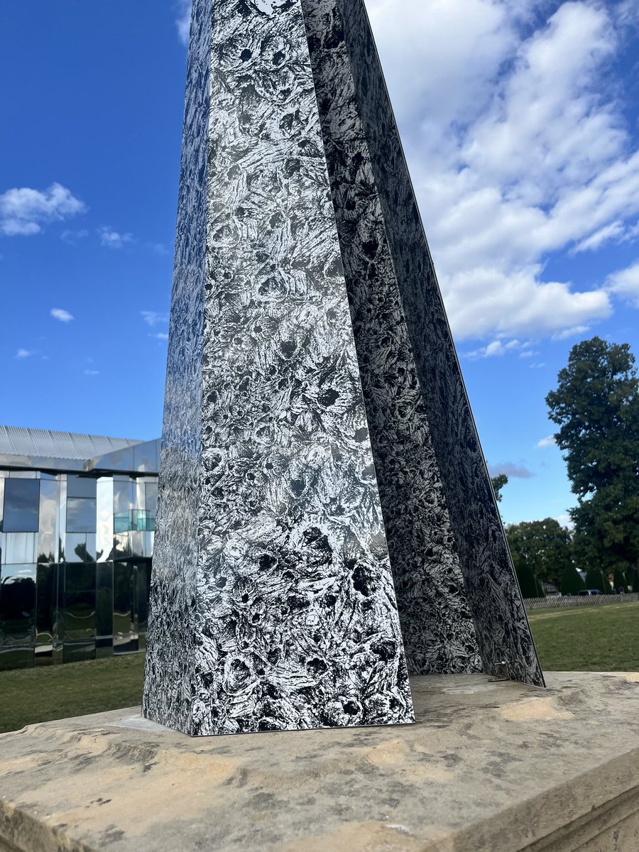 sarmknarght's tweet image. Black metal obelisk