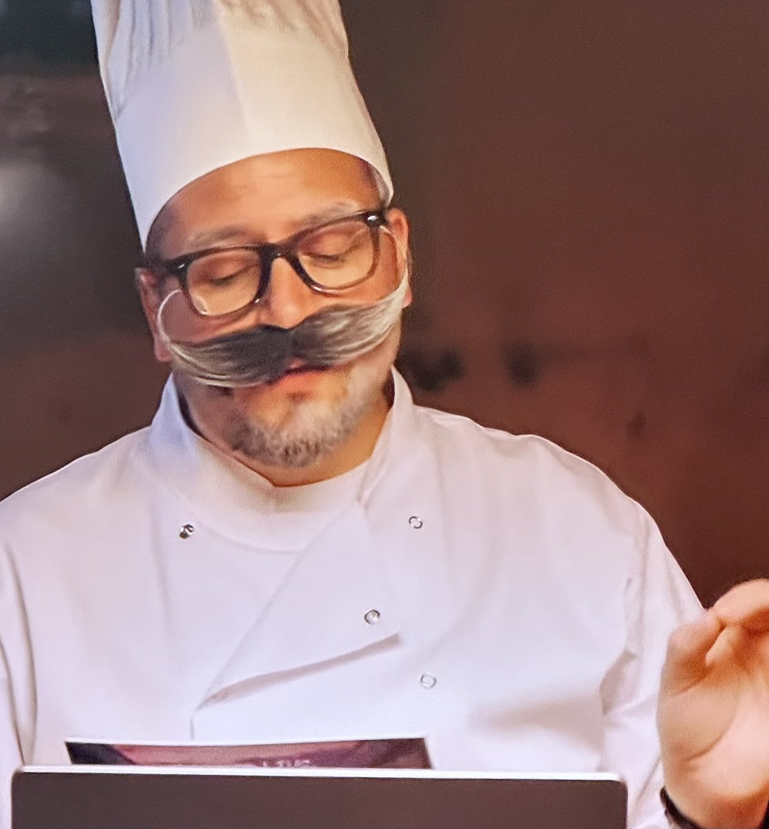 AnnCecilieN's tweet image. Spaff (Spaffers??) has suddenly reached his French silver fox era. I have no complaints. 👨🏻‍🦳👨🏻‍🍳😏 #DoingThyme @sortedfood