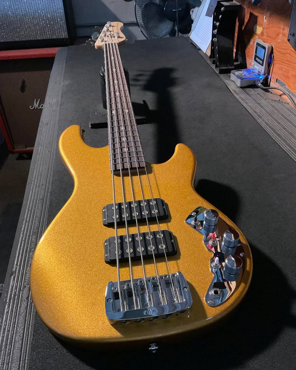 CLF Research L•2500 in Pharaoh Gold Firemist over alder. Built for @MusiciansFriend.