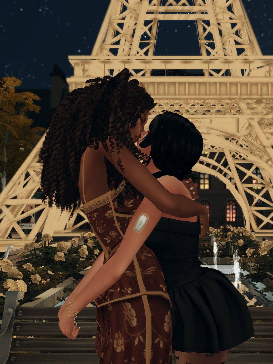 simsolette's tweet image. Lovers in Paris ♡
