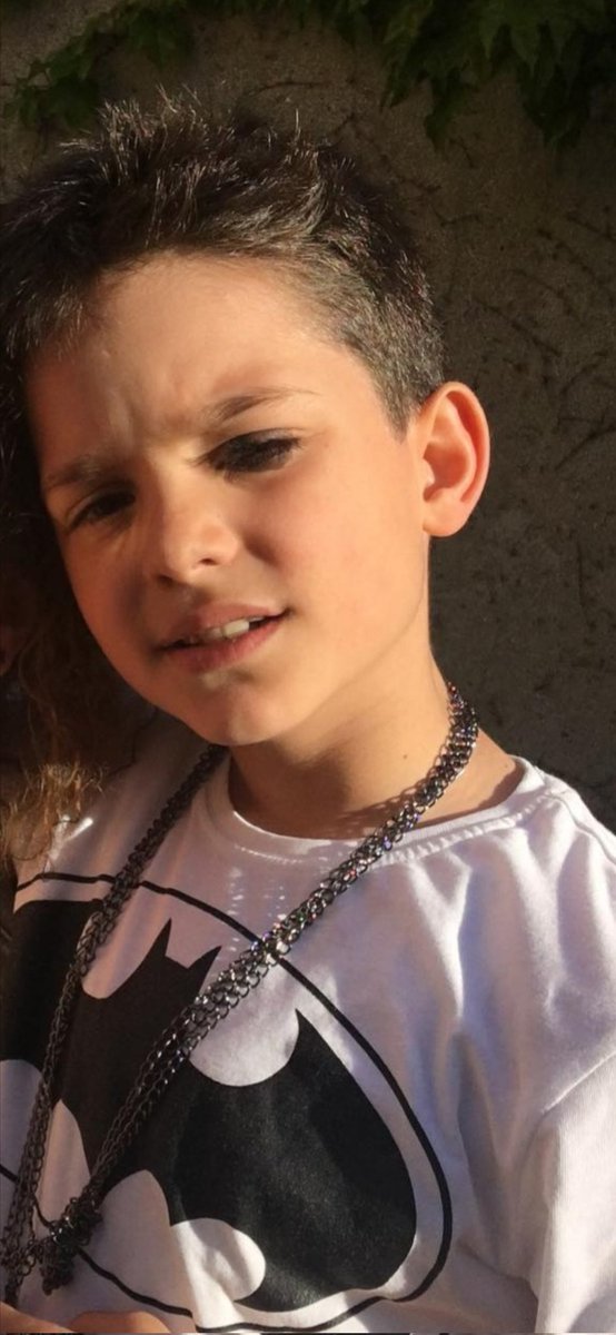 Adaletin eşit tahsis edilemediği.İnsan haklarının hiçe sayılıp,insan haklarının bu kadar ucuz olduğu,çetelerin sokaklarda kol gezip,çocukların hunharca katledildiği bir coğrafyada herşey doğalmış gibi davranmak insan aklına da,vicdanına da ters değil mi?
#TerslikVar