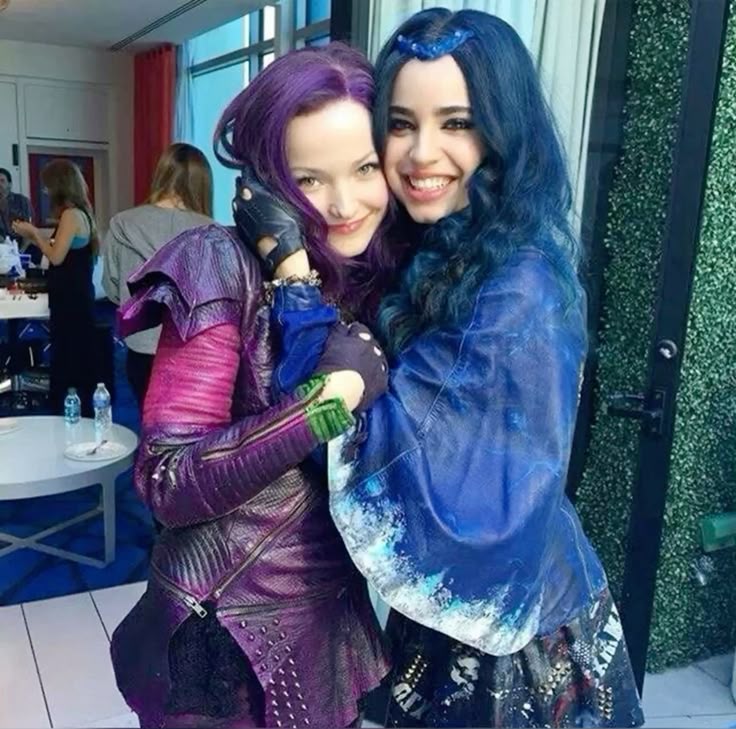 Descendentes4BR's tweet image. Feliz dia do amigo! 🫶
