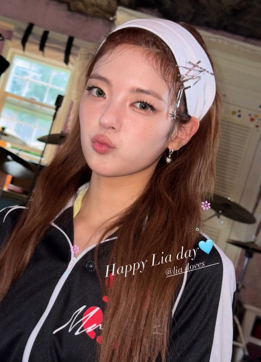 yejigallery's tweet image. #YEJI yezyizhere instagram stories update
#HappyLiaDay #리아와_함께라면_행복지수_상승
#StrawberryPrincessLIADay