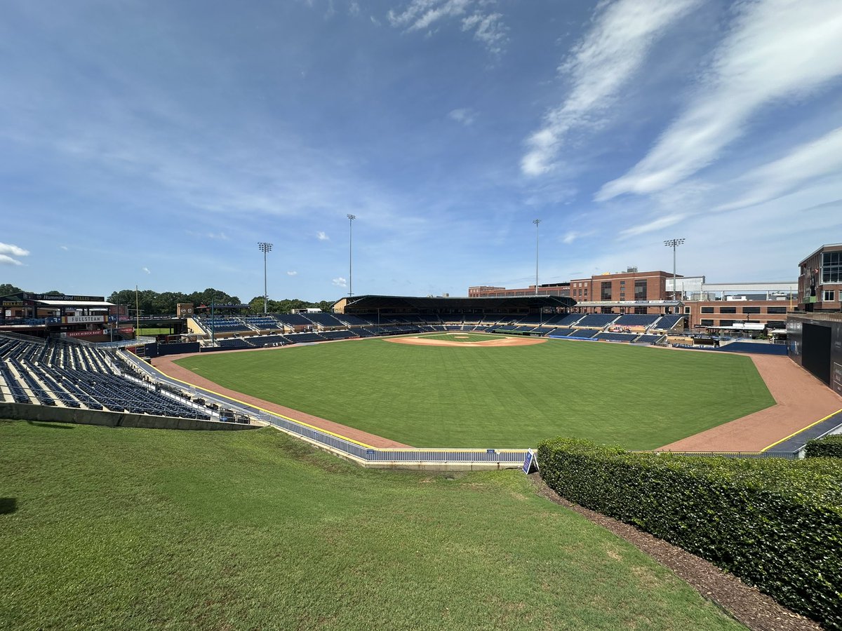 AndreaThome's tweet image. No sign of Crash Davis. ⚾️