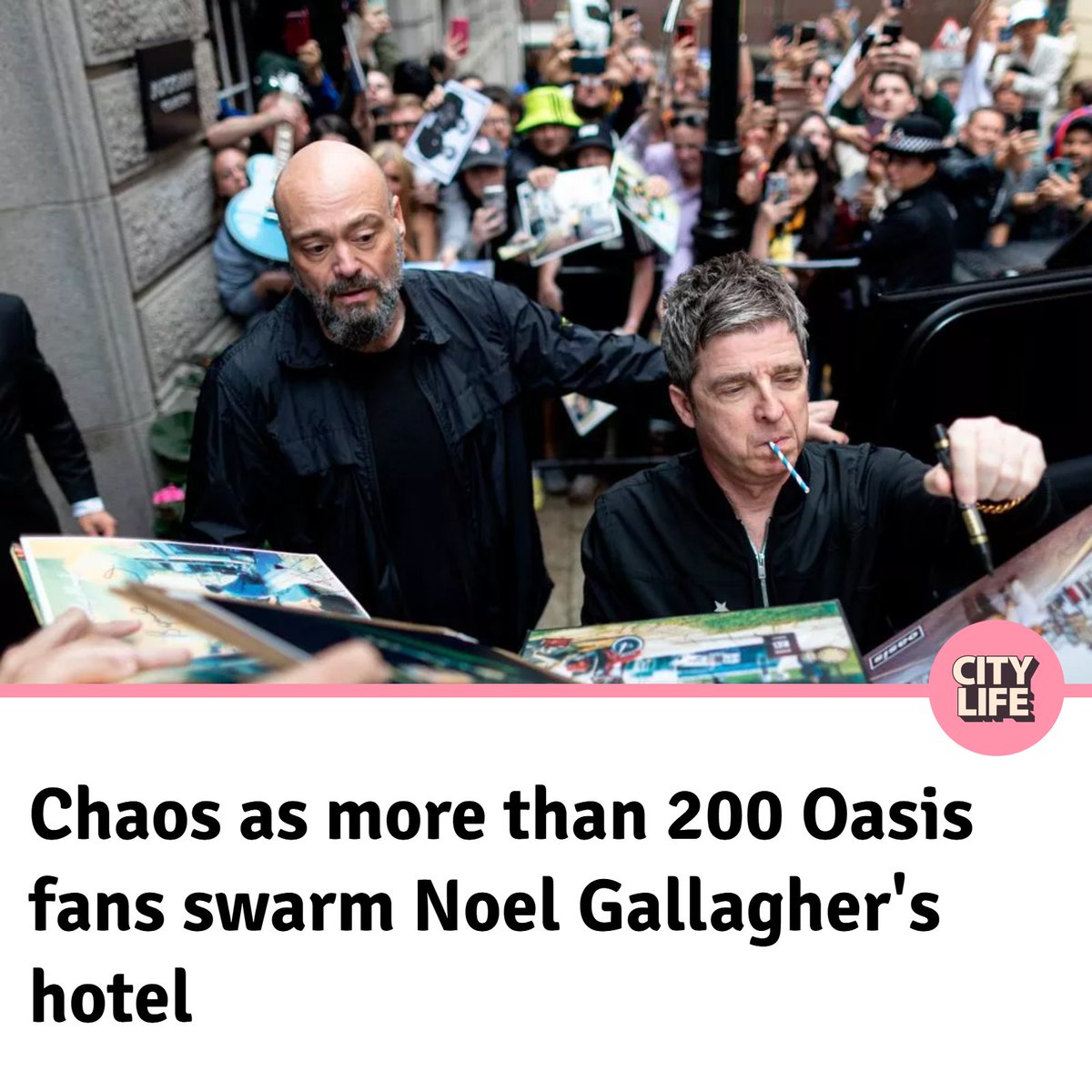 CityLifeManc's tweet image. The guitar hero was making his way to Heaton Park for the last show of the band's five-night residency
manchestereveningnews.co.uk/whats-on/music…
