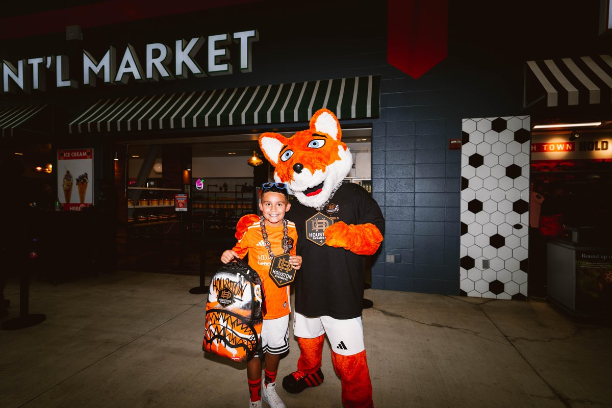 HoustonDynamo's tweet image. We celebrated the city with our favorite people last night 🫶