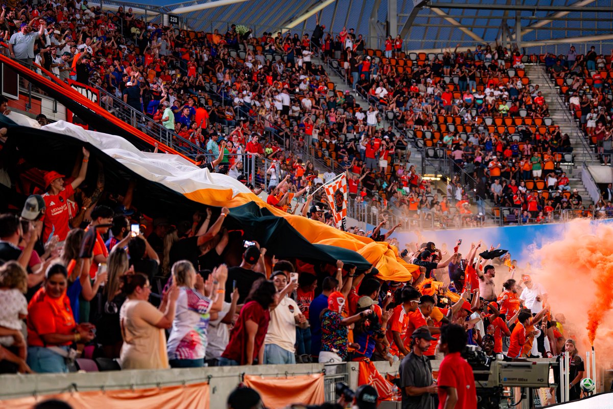 HoustonDynamo's tweet image. We celebrated the city with our favorite people last night 🫶