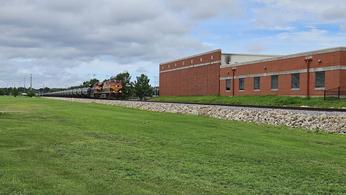 I head that song, "The Train" at the Albatross during my college years. Here's one by the Quad Cities instead of by the Quad City DJs.