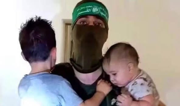 Στις  7/10  έκλεβαν και έκαιγαν μωρά των Ισραηλινών..Τώρα κλέβουν μωρά Δρούζων. Ίδια συνταγή τα κτήνη .