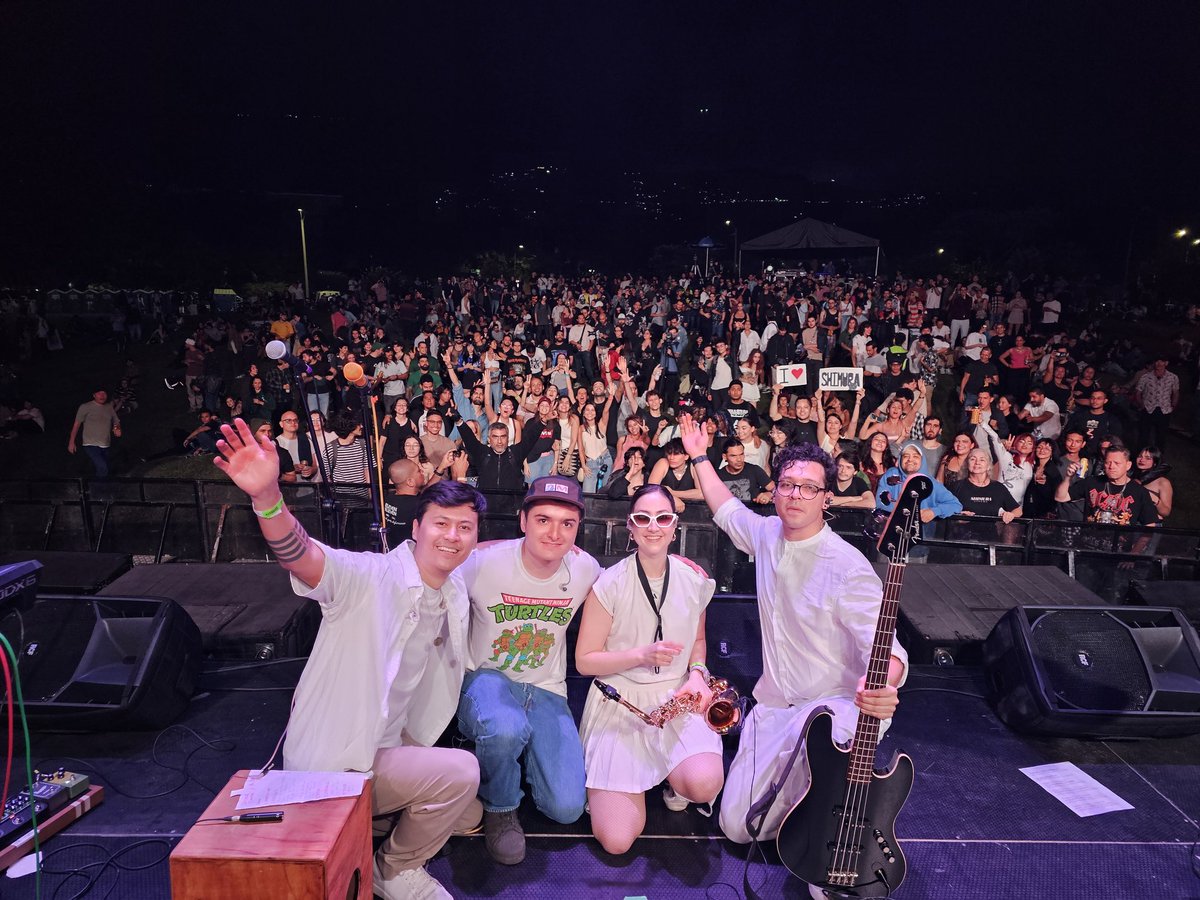 4 postales de un concierto bellísimo en el Parque Biblioteca Manuel Mejía Vallejo. Nos vemos en octubre en el Festival Internacional Altavoz 2025.
Gracias al público maravilloso, a #pseudojuan por las fotografías y a todas las personas del equipo que hacen esto posible.