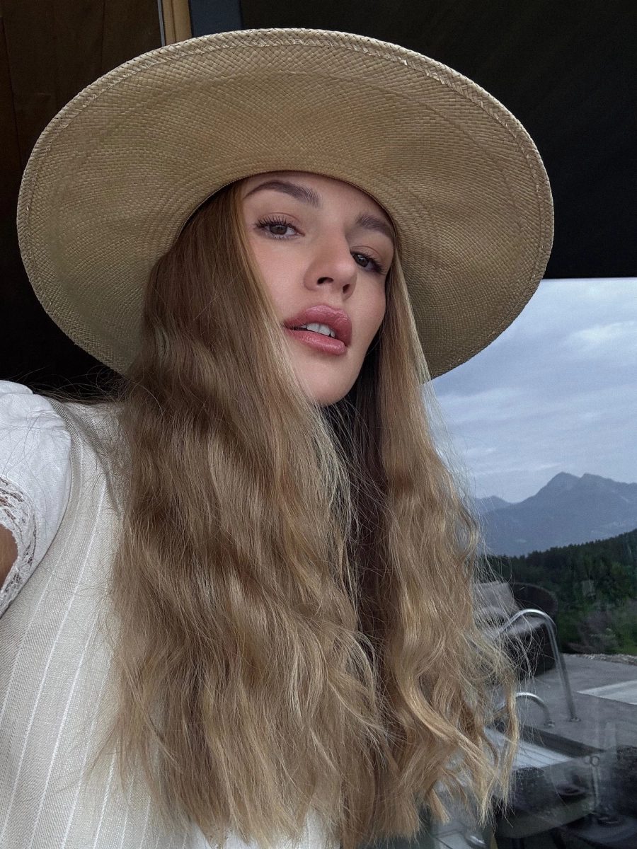 Bu haftanın güzellik keşifleri, bir yüksek modaevinin tarihini olfaktif bir hikayeyle anlatırken bakım rutininize besleyici ve yeniden yapılandırıcı ürünler ekliyor.

İncelemek için tıklayın: vogueturkiye.visitlink.me/s6hvDD