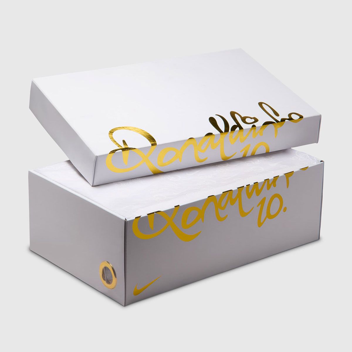 Nike is releasing Ronaldinho's Tiempo Legend 