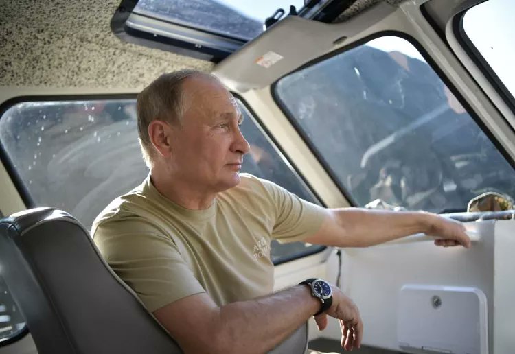 BattlementLK's tweet image. "Today some countries are cynically destroying the institution of the family and common.
Simply normal human values are cynically broken down and replaced by false ones"
- President Putin