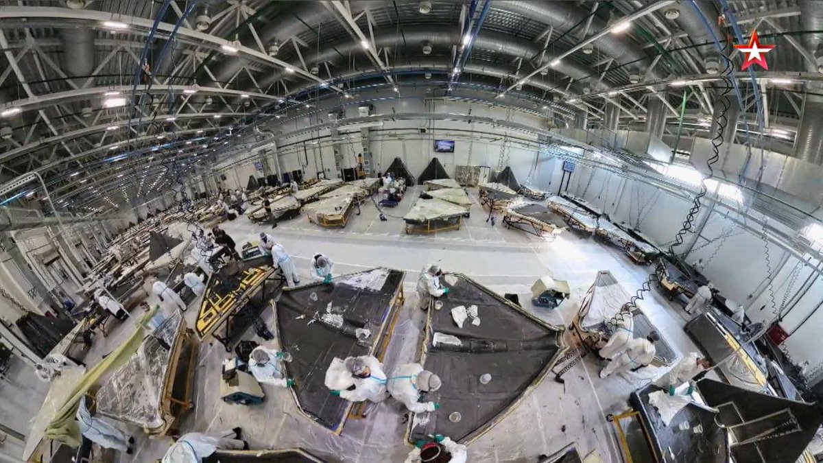 Farleymarley16's tweet image. The russian🇷🇺shahed factory. The russians🇷🇺now fill the shahed warhead with cluster shrapnel, thermobaric & napalm type charges. To kill, maim and disfigure as many civilians as possible on impact. The russian🇷🇺 workers are complicit in the war crimes.
