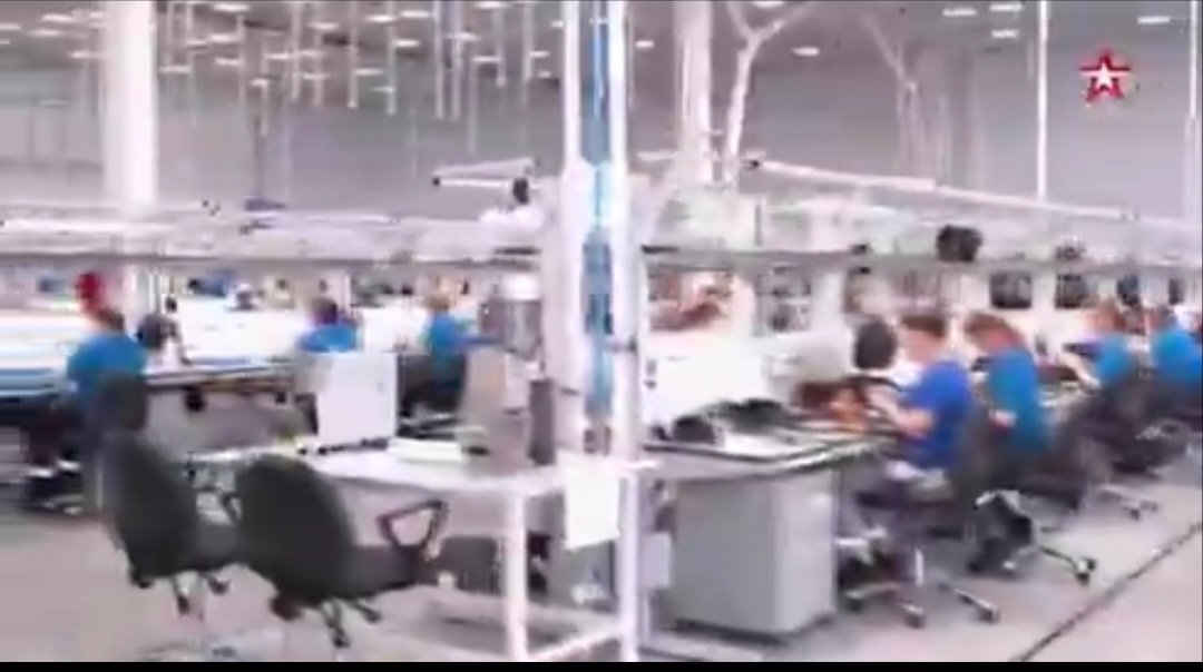 Farleymarley16's tweet image. The russian🇷🇺shahed factory. The russians🇷🇺now fill the shahed warhead with cluster shrapnel, thermobaric & napalm type charges. To kill, maim and disfigure as many civilians as possible on impact. The russian🇷🇺 workers are complicit in the war crimes.