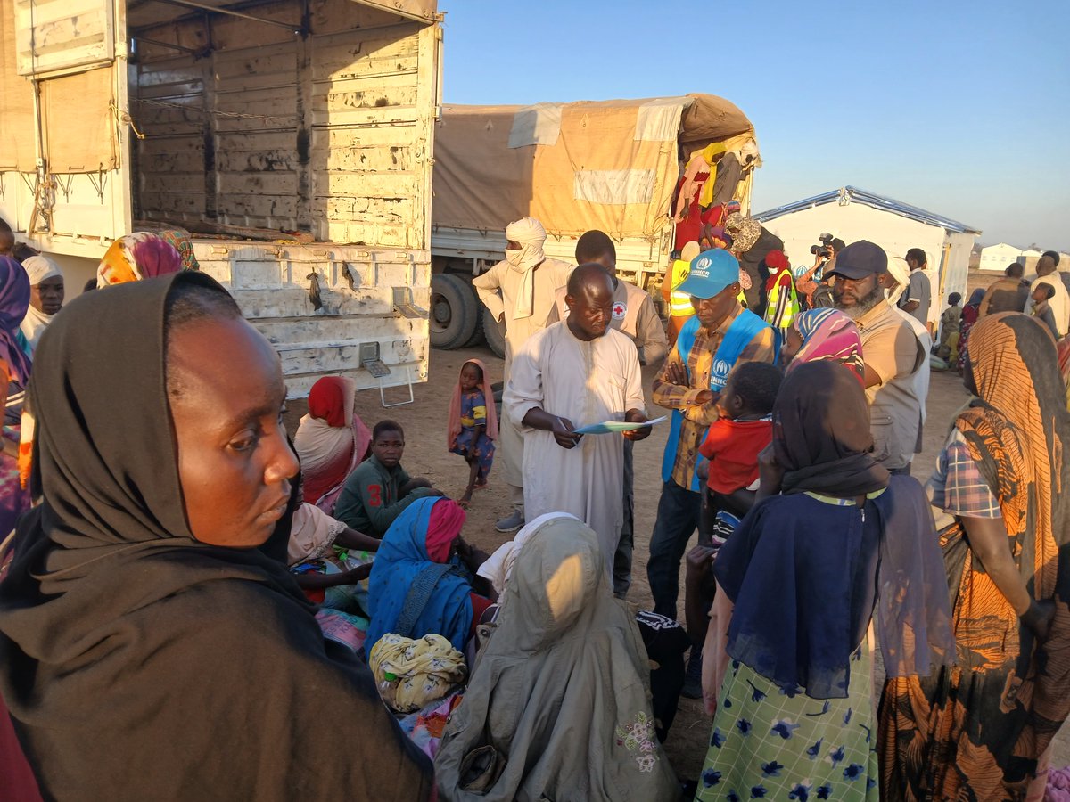 IMC_UK's tweet image. 🔍 Did you know that cholera thrives in warm, stagnant water?
In #Chad’s overcrowded camps, people often wash, bathe, and cook using contaminated water.
That’s why we’re acting now—training health workers, preparing clinics and ensuring safe water access.