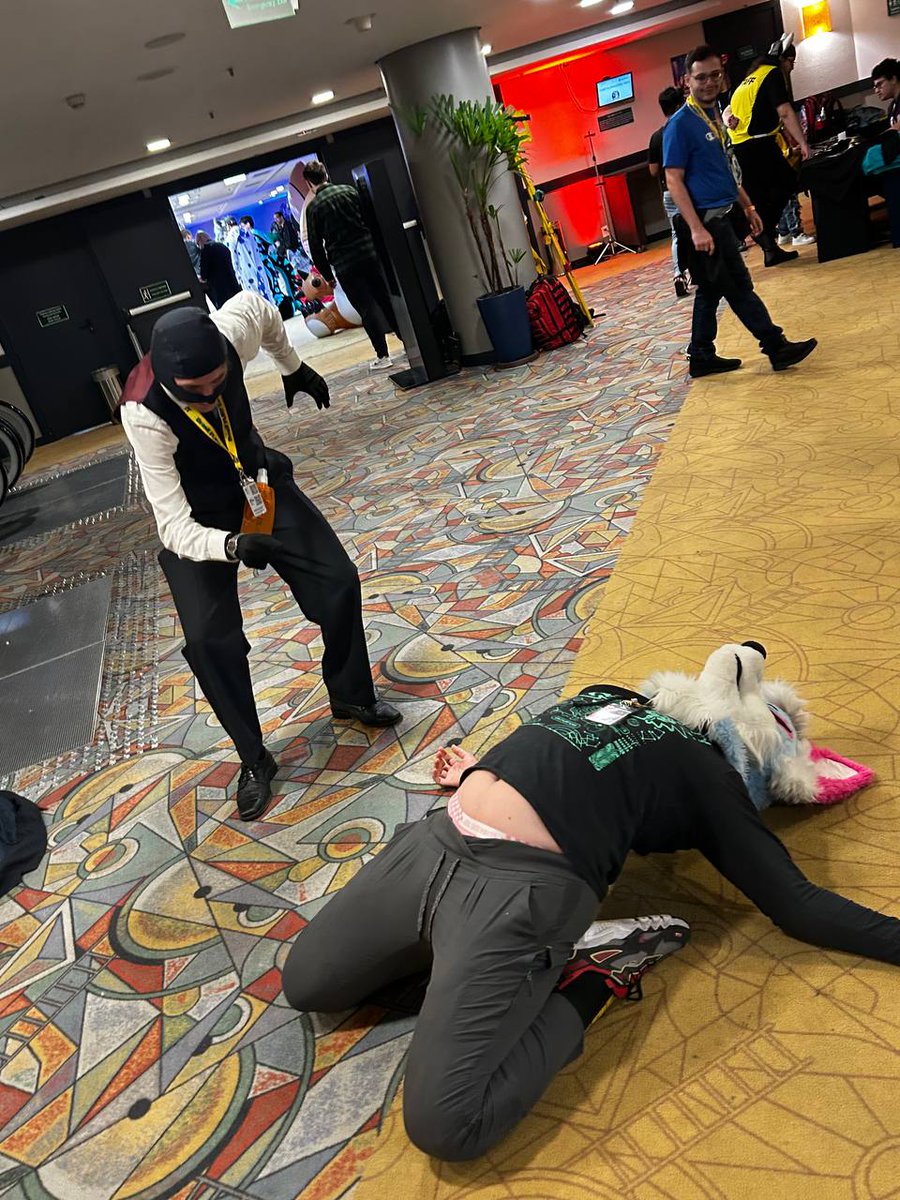 Ops... Wrong person...

#furry #furryfandom #fursuit