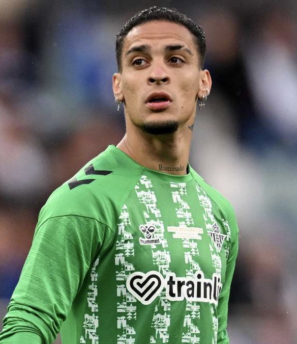 Solo puedes traer a uno, ¿A quién ficharías?

RT: Dani Ceballos

MG: Antony