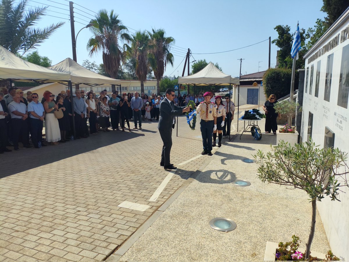 MichaelDamianos's tweet image. Με σεβασμό και συγκίνηση τίμησα σήμερα στην Περιστερώνα τους ήρωες, αγνοούμενους και αθώα θύματα της τουρκικής εισβολής του 1974.

Τιμούμε τα πέντε παλικάρια της Κοινότητας που θυσιάστηκαν για την πατρίδα, αλλά και όλους όσοι σε κάθε γωνιά της Κύπρου, αγωνίστηκαν και έπεσαν…