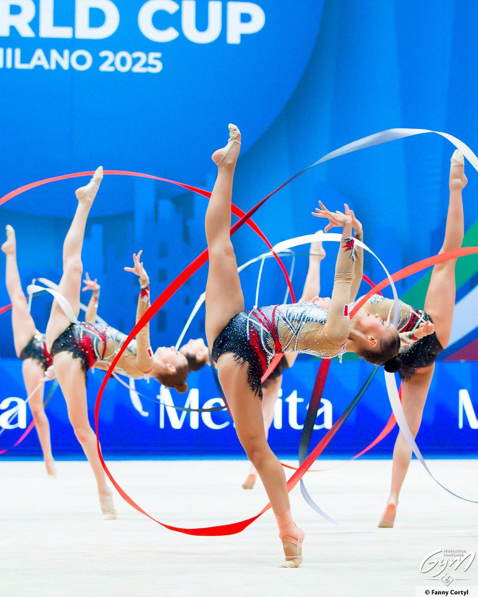ffgymnastique's tweet photo. [GR - Coupe du Monde] 📍Milan (ITA)

La France termine 6e des deux finales 🫶

🟣 cerceaux/ballons : 26.350 points -6e 
🟣 rubans : 21.700 points -6e 

De bonnes augures pour la suite 🤩 https://t.co/aDM9jz0auZ
