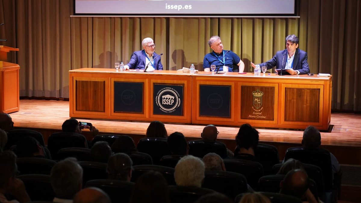 _Marta_Castro's tweet image. Tercera jornada III curso de verano.
Los ejemplos de Hungría y Argentina.
Desde las raíces a la nueva soberanía de los pueblos.
La controversia y la imaginación como motores.
Reflexión y trascendencia.
Y mensaje del Cardenal Müller.
La Esperanza
Gracias @IssepMadrid
