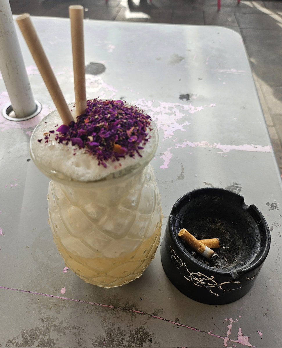 Rembourse ma Piña en terrasse.
+10€