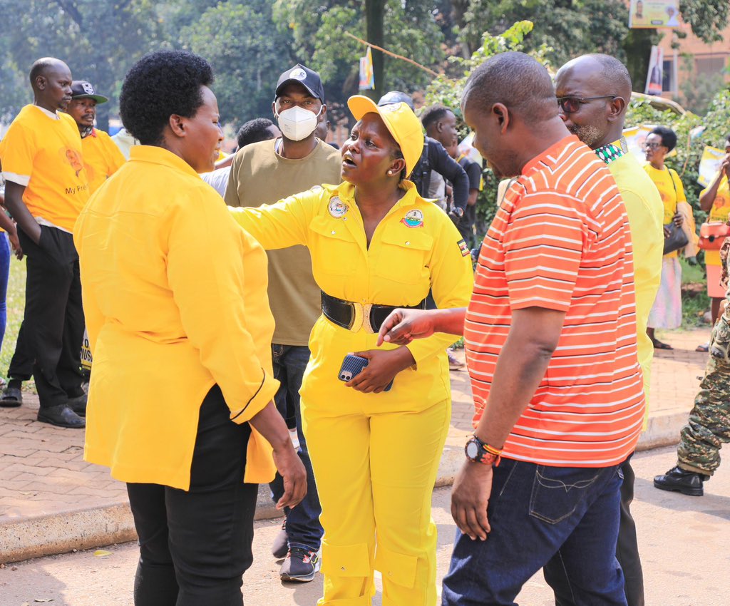 Jane Barekye (@janebarekye) on Twitter photo At Kololo. With H.E the President <a href="/KagutaMuseveni/">Yoweri K Museveni</a> and Maama <a href="/JanetMuseveni/">Janet K Museveni</a> as we concluded the National PDM assessment tours. I thank the. President and the First Lady for supporting communities through development models like regional skilling hubs, supporting Sacco’s & others. At Kololo. With H.E the President <a href="/KagutaMuseveni/">Yoweri K Museveni</a> and Maama <a href="/JanetMuseveni/">Janet K Museveni</a> as we concluded the National PDM assessment tours. I thank the. President and the First Lady for supporting communities through development models like regional skilling hubs, supporting Sacco’s & others.