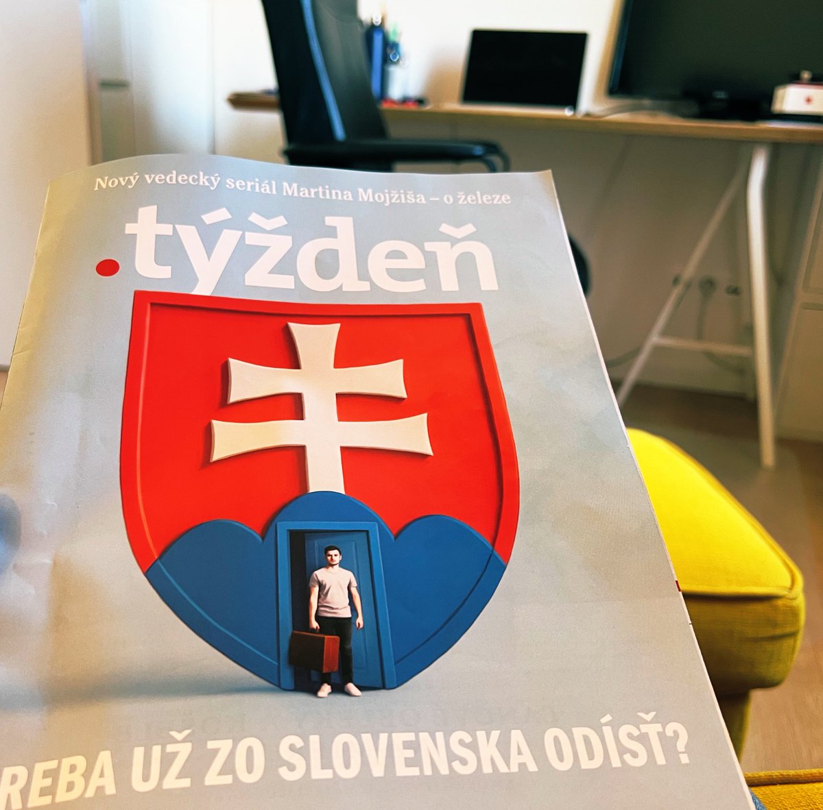 MarekGalinski's tweet image. V tomto konkrétnom .týždni žiaden článok nemám. Ale je tak mimoriadne nafullované dobrými článkami, že už dávno také nebolo. Utekajte si do stánku kúpiť, kým ešte sú. Rôzne pohľady na témy odchodu zo 🇸🇰 a kopa ďalších dobrých článkov a tém. Kudos to editors! 🙏