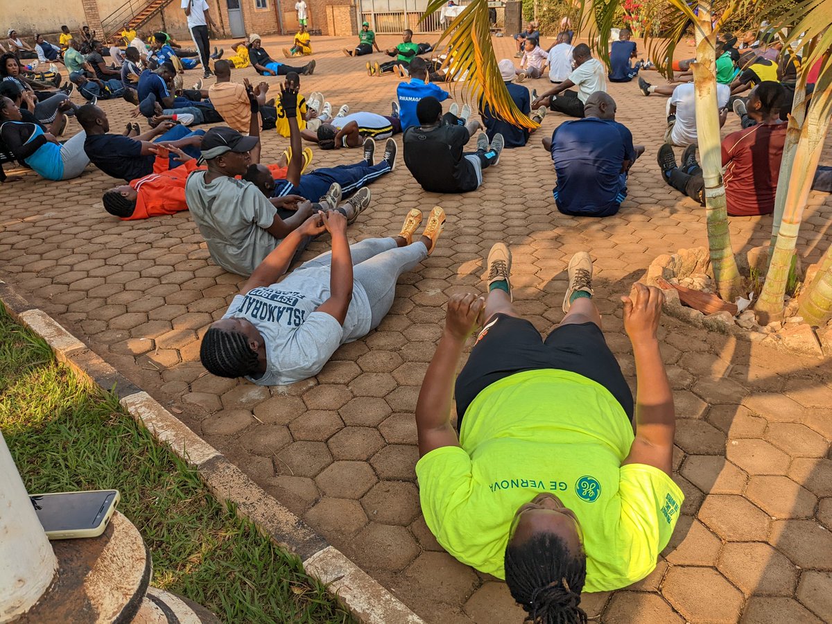 MuyumbuV's tweet photo. Siporo yo kuri uyu 20.07.2025 Kandi abitabiriye siporo rusange bapimwe indwara zitandura. https://t.co/T3I2XUivYh